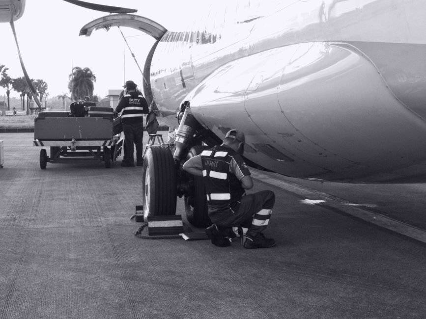 Airport Ground Operations and Turnaround Efficiency
